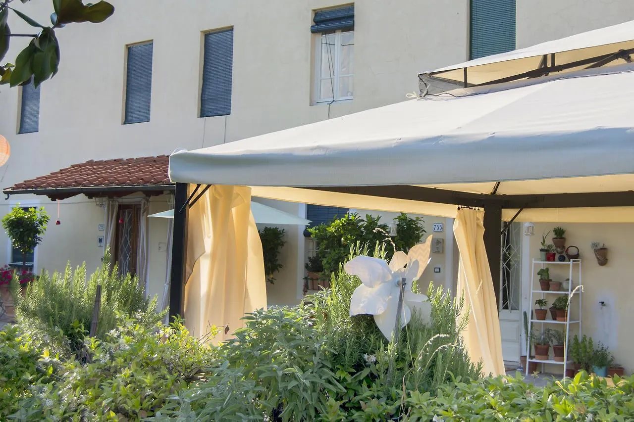 Appartamenti Corte dell'Arancio Lucca 0*,